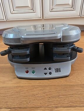 Hamilton Beach Silver and Black Dual Sandwich Toaster -Never Used